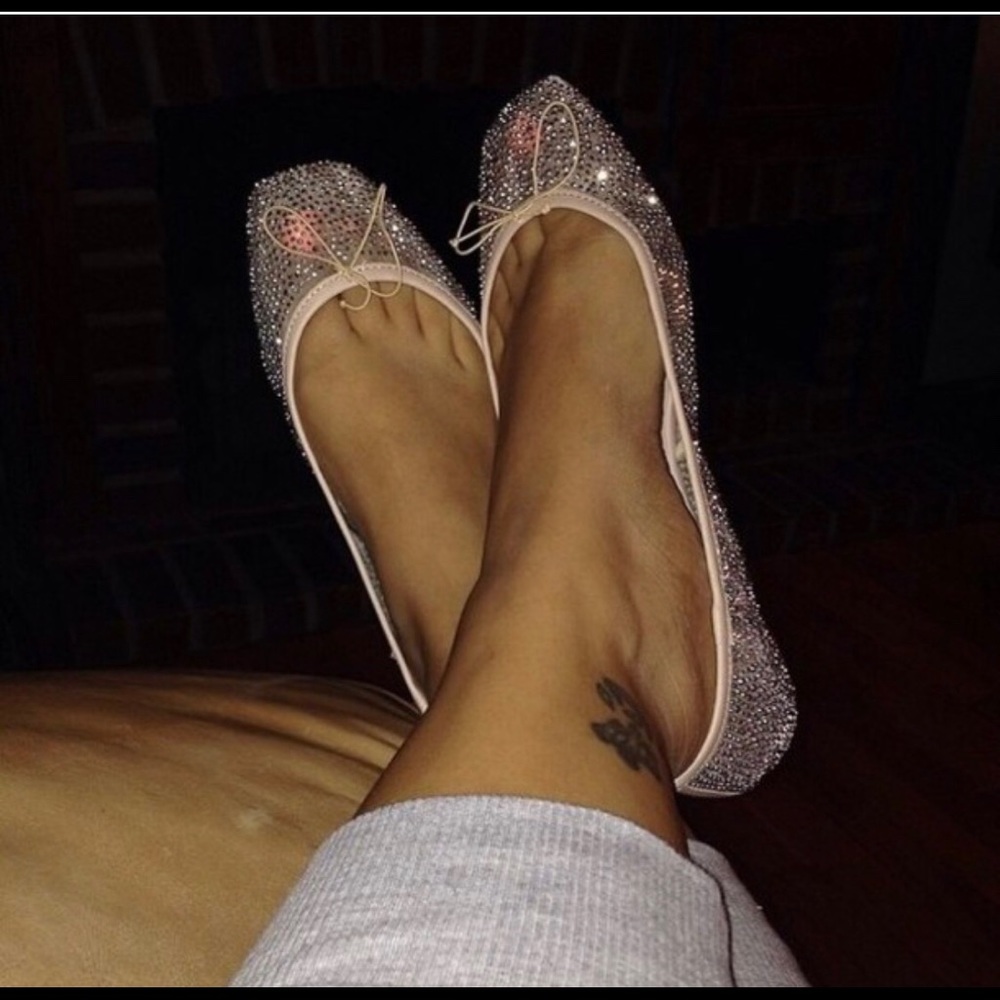 🏹IN SEARCH OF Zara Nude Crystal Ballerina Flats🏹